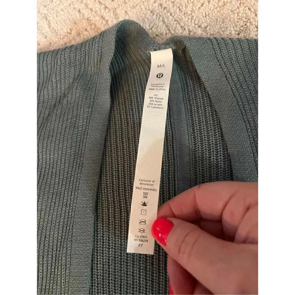 NWOT Lululemon Cashlu Knit Textured Wrap in Tidewater Teal M/L
